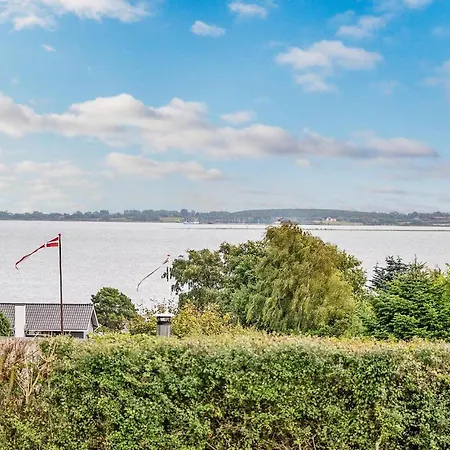 Дом отдыха Beautiful In With Sauna *