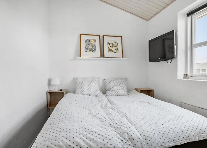 Дом отдыха Beautiful In With Sauna